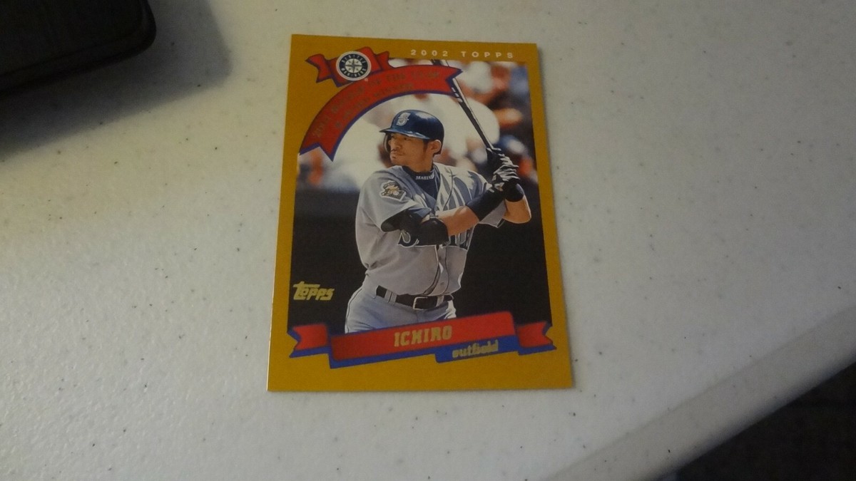 2002 TOPPS # 718 2001 A.L. ROOKIE OF THE YEAR ICHIRO BASEBALL CARD
