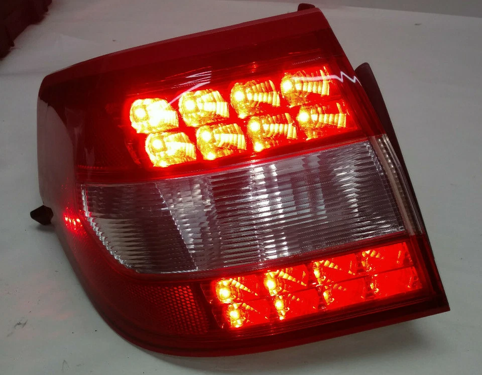 Lincoln MKZ Zephyr 2006-2009 luz trasera conductor lado izquierdo Foto 2 de 4