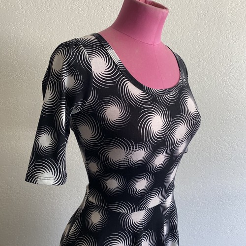Vestido Remolino LuLaRoe Nicole XS - Imagen 6 de 8
