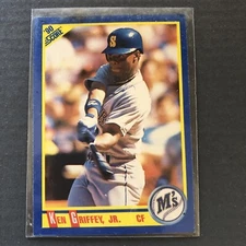 1990 SCORE KEN GRIFFEY JR CARD # 560 (BLUE DOT ON LOGO)