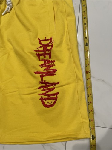 DREAMLAND EMBROIDERED YELLOW SWEATSHORTS SIZE 3XL - Picture 3 of 6