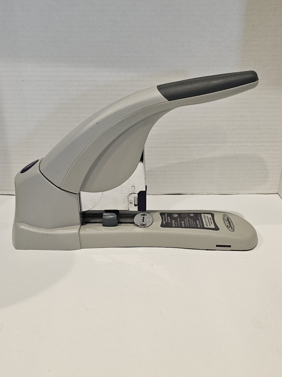 Swingline Stapler Heavy Duty Office Desk Model #90010 Light Touch 20-120 Sheets-image