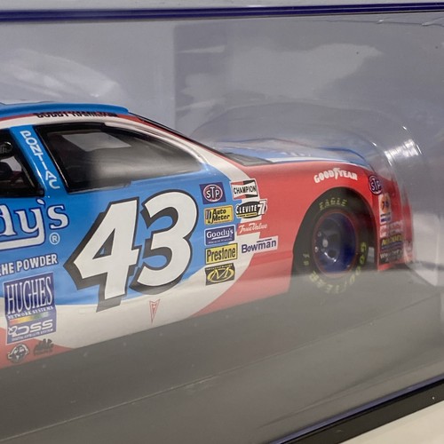 Vintage Revell Club Collection 1:24 Scale Die Cast Bobby Hamilton Car w/COA New - Picture 19 of 24