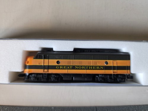 Unidades N Kato Great Northern GN F3 A&B alimentadas #351 DC PROBADO FUNCIONA BIEN 1070 | Condition: Used