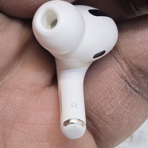 Apple AirPods Pro (1st generation) For Parts/ Not Working Read Description - Photo 6 sur 15