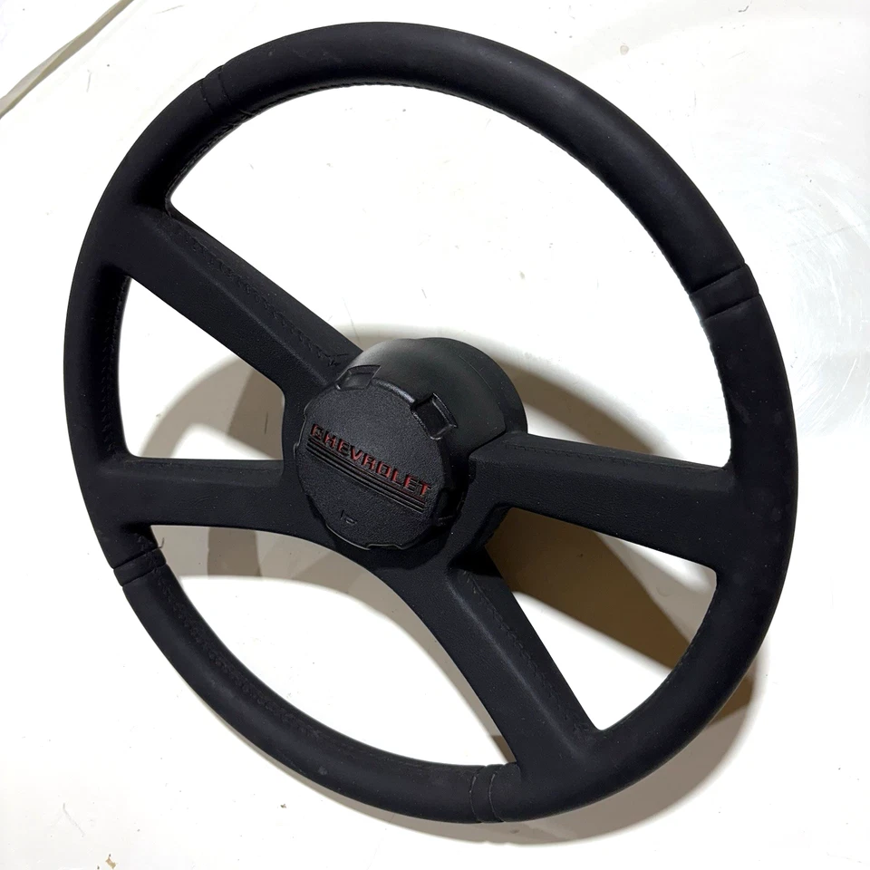 1988-1994 Chevrolet C1500 (Suburban) steering wheel (C2500 C3500) OEM - Image 2 of 4
