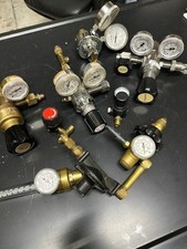 HUGE LOT OF COMPRESSED GAS REGULATORS AGILENT HARRIS VWR BOC GASES FLOWM...