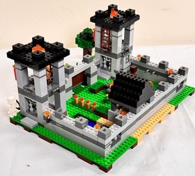 Vintage Lego Retired Minecraft 'The Fortress' 21127  Set 99.99% Complete! No Box