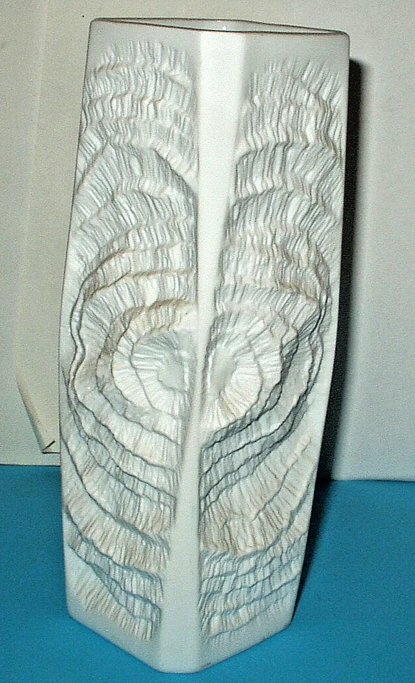 AK Kaiser Schöne Bisquit Porzellan Vase Relief 282/20 * edel * H 20 cm   60-70er - Bild 2 von 4