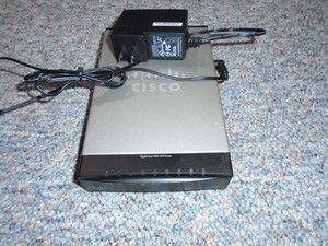 CISCO RVO42G 10/100 4 PORT VPN ROUTER WITH POWER SUPPY