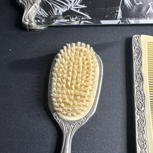 VTG Decorative Silver Plated Vanity Set Mirror Tray, Brush And Comb Vintage Set - Bild 6 von 14