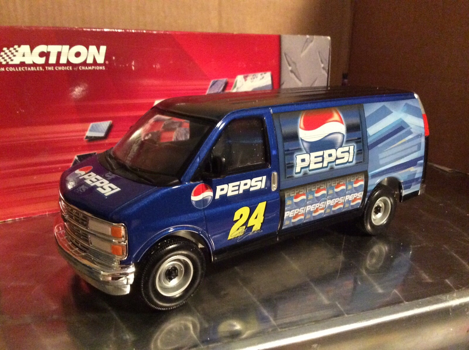 2003 Chevy van 24 Jeff Gordon azione PEPSI Dimensionedega DELIVERY VAN 2003 Chevy van 24 Jeff Gordon azione PEPSI Dimensionedega DELIVERY VAN