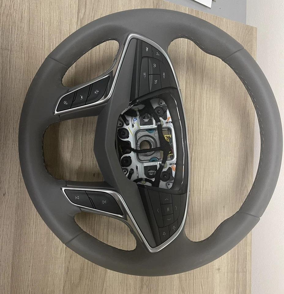 Cadillac XT5 2017 volante - P/N 84214051 - (titanio oscuro) Foto 2 de 4