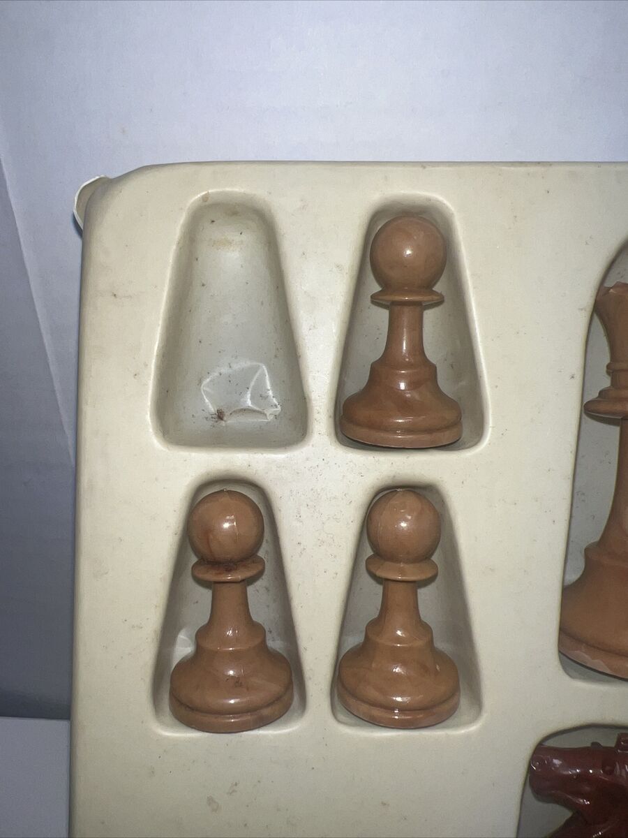 VTG Chessmaster Choice Of Champions Wooden Natural Burgundy Complete No  Board