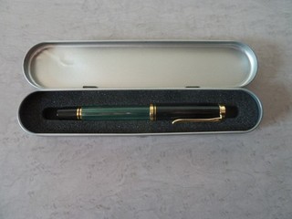 Pelikan Souverän 400 Kolbenfüllfederhalter schwarz grün