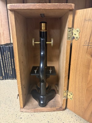 1926 VINTAGE RARE FIND STUDENT BAUSCH & LOMB OPTICAL CO MICROSCOPE IN WOOD CASE