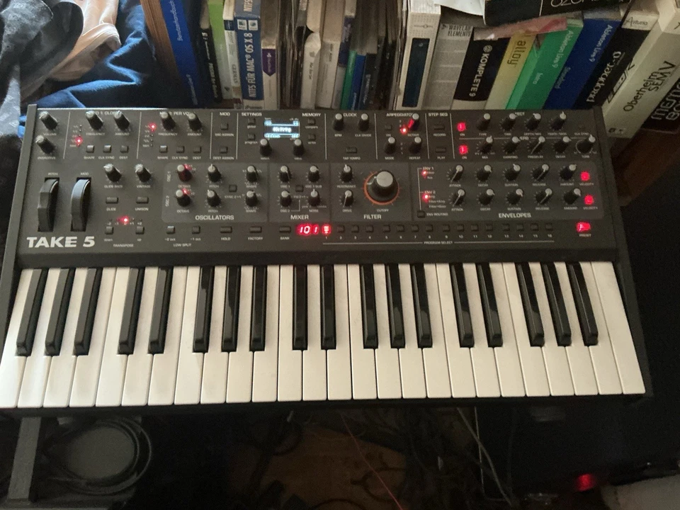 Sequential Take 5 5-STIMMIGER Polyphoner Analogsynthesizer