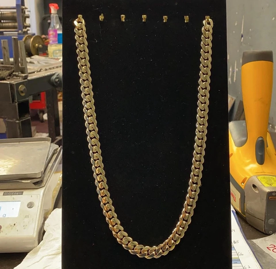 Cadenas de Titanium ® Chapada en Oro 14K Para Hombre Cadena Cubana Joyería 12 MM - Image 3 of 4