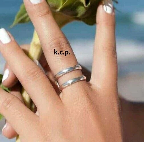 Minimalist band shop ring