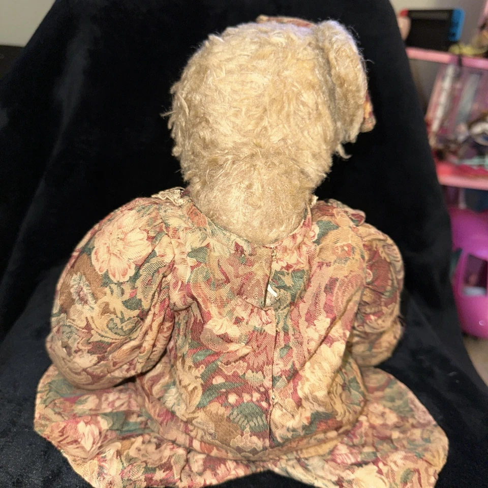 Ashton Drake Bear - pink flower dress with matching bow - Image 3 of 3