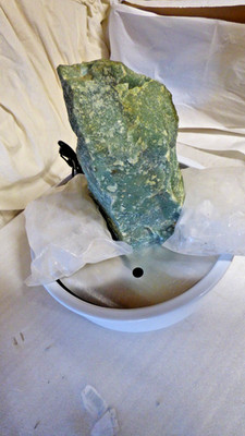 Aventurin Brunnen mit Bergkristallbrocken -Nr2 Edelstein