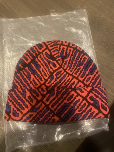 Bonnet épelé Supreme Funk