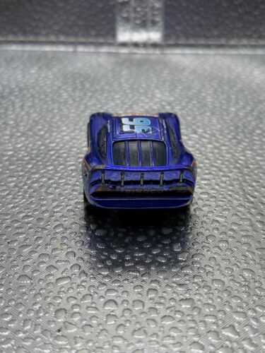 Disney Pixar Cars Blu-Ray Lightning McQueen pressofuso "Blue-Ray Dinoco" 2427EA RARO - Foto 4 di 9