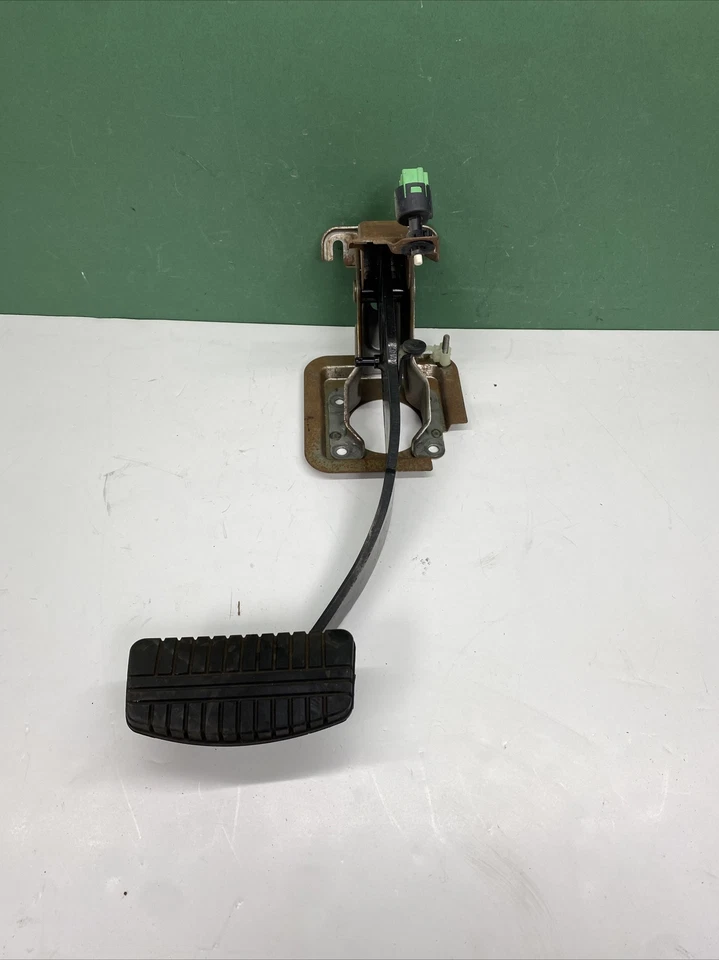 Pedal de freio 2007-2012 Mitsubishi Eclipse GS fabricante de equipamento original - Imagem 3 de 4