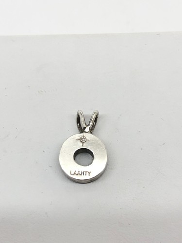 Colgante pequeño multipiedra redondo con incrustaciones de plata de ley Laahty Zuni de colección firmado - Imagen 3 de 6
