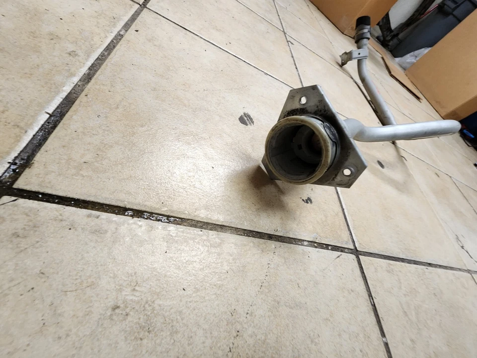 2000 2001 2002  LINCOLN LS FUEL TANK FILLER TUBE - Image 2 of 2