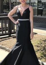 Ellie Wilde Evening Prom Dress Size 4 Black Gown Strappy Silver Sequins