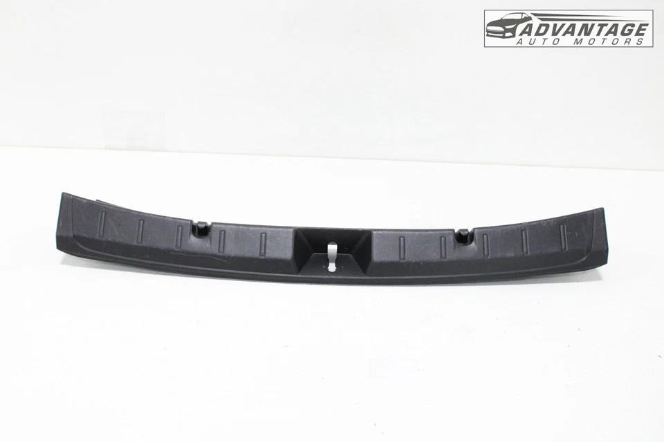 Subaru Crosstrek 2018-2023 maletero de carga trasero umbral placa de desgaste cubierta de moldura OEM Foto 3 de 4