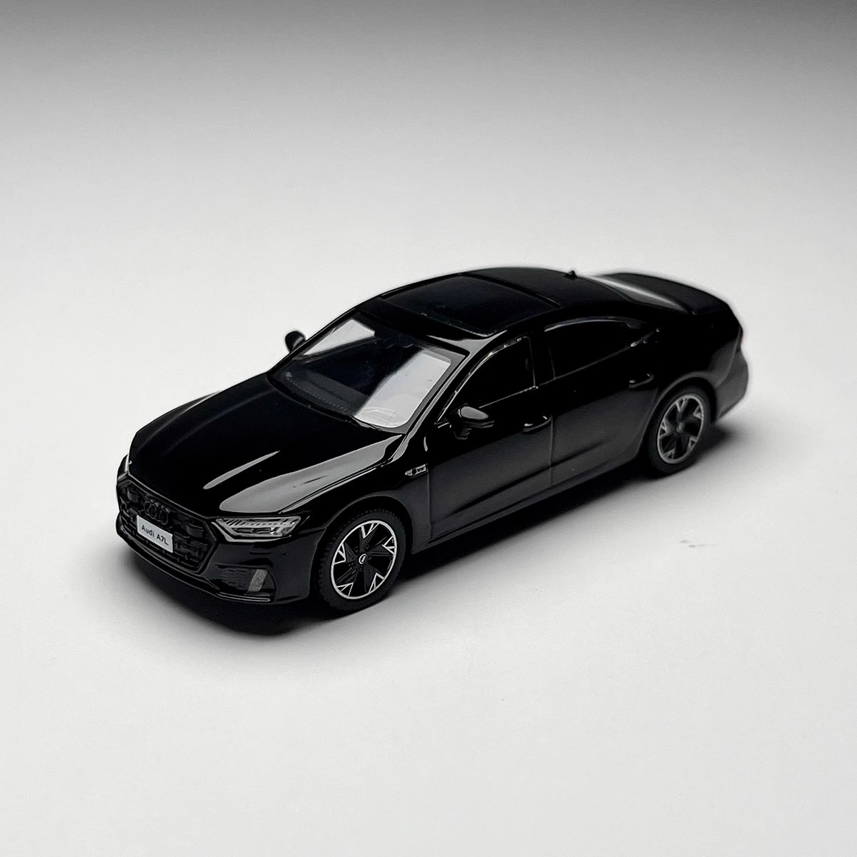 Masdi 1/64 Audi A7L-Black Diecast Alloy Car Model