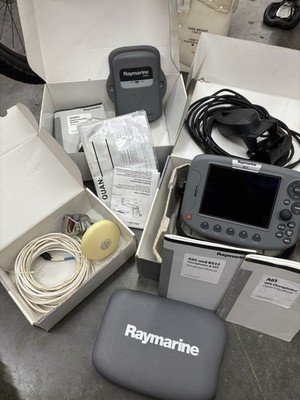 Raymarine A65 GPS Chartplotter/Sonar DSM25