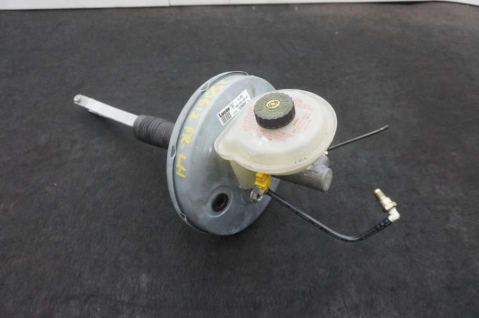 Depósito de cilindro maestro de refuerzo de freno 99635592300 Porsche 911 Turbo 1999-05 Foto 2 de 4