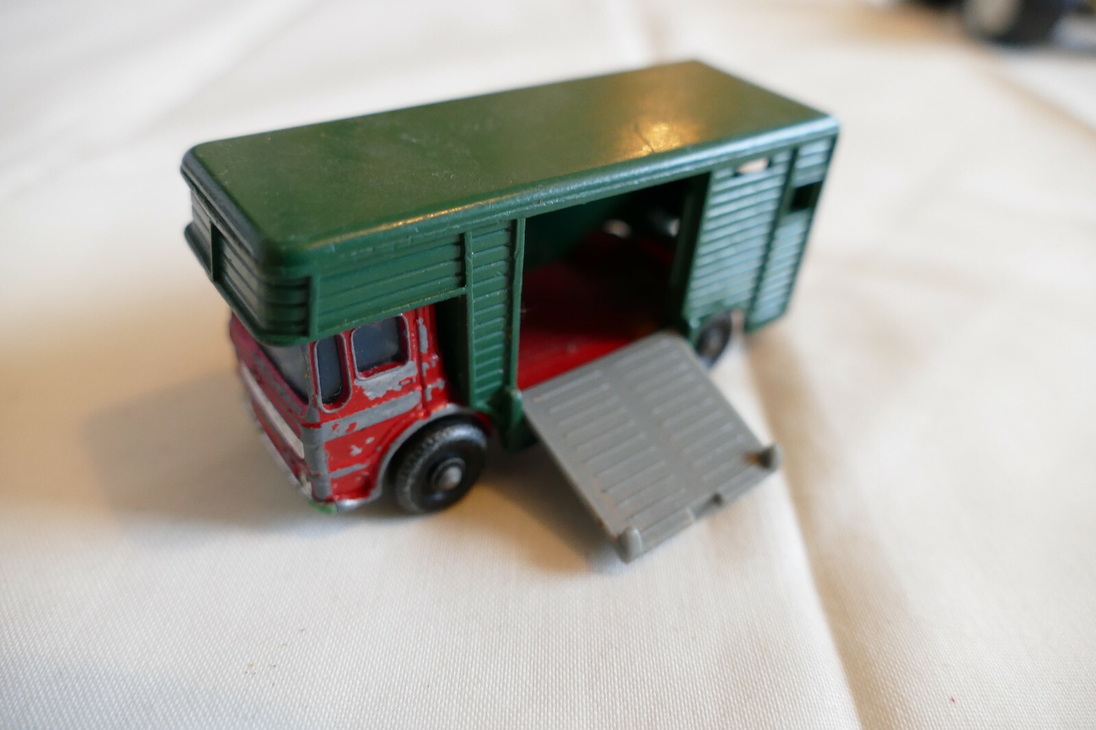 Matchbox 1999 Farm Series Horse Box Truck - Teal & Grey Die Cast Toy Vehicle