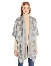 bela.nyc Women's Super Soft Geometric Ruana