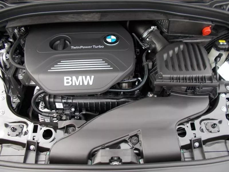 BMW F2 F2 8i. Motor de gasolina B38B15A Motor HP Kw Motor B3 136 hp BMW F2 F2 8i. Motor de gasolina B38B15A Motor HP Kw Motor B3