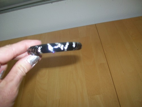 Cookie Lee Vivi Black Enamel Coated Shiny Clasp Round Bangle Bracelet Pre-Owned - Picture 5 of 6