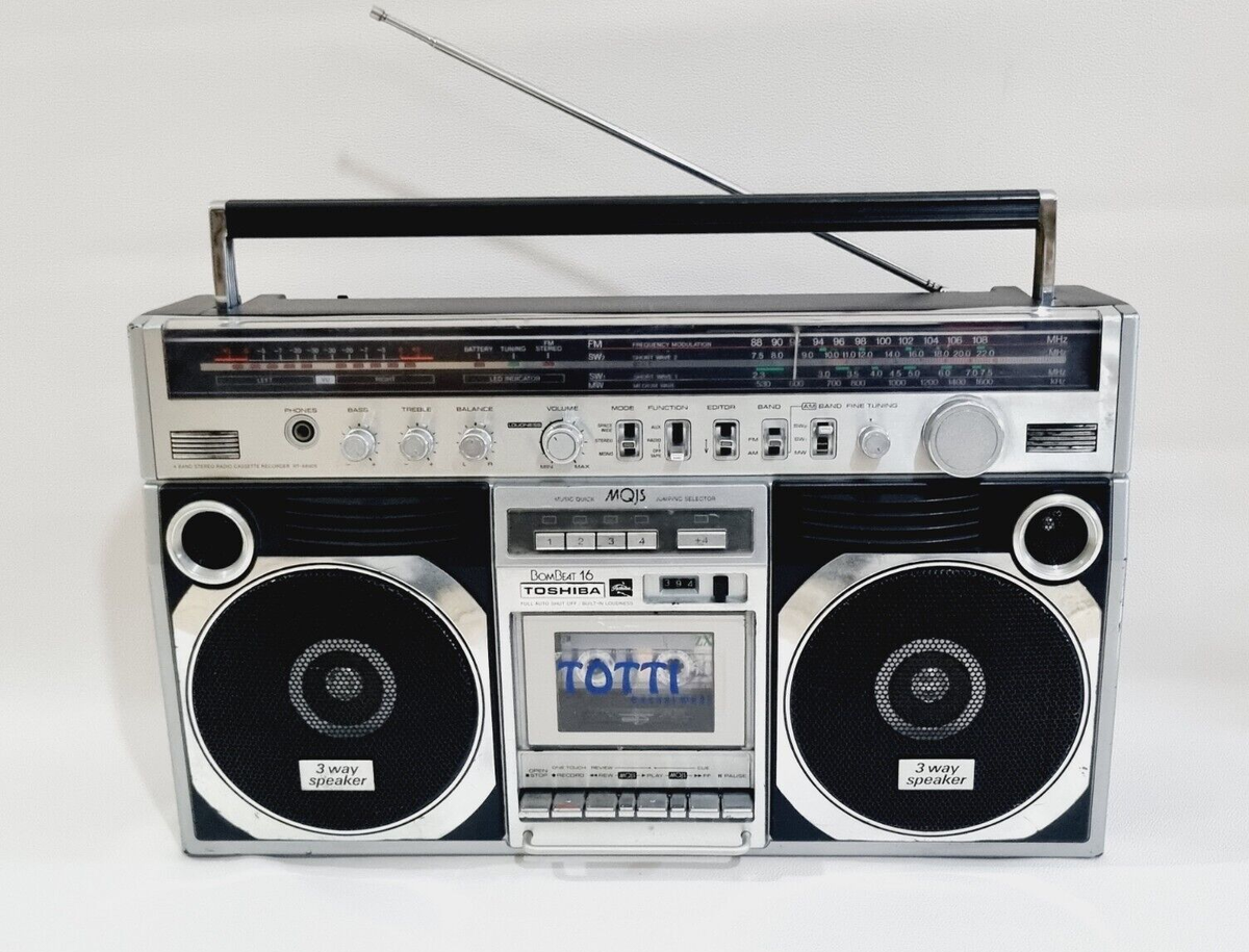 Vintage Toshiba BomBeat 16 Boombox Stereo Radio Cassette Recorder 