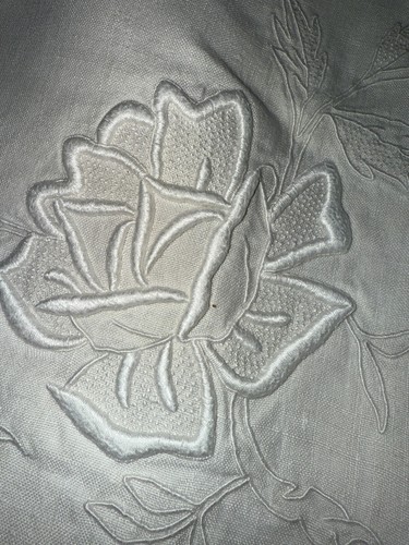 drap en lin ancien monogrammes LR , fleurs brodées 230 cm x 290 cm Réf D416 - Picture 7 of 8