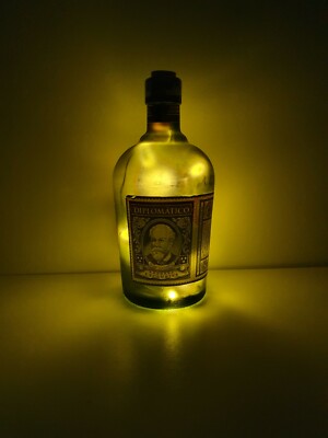 Diplomatico Rum Flaschenlampe mit warmweißen LED-Leuchten Geschenk Deko