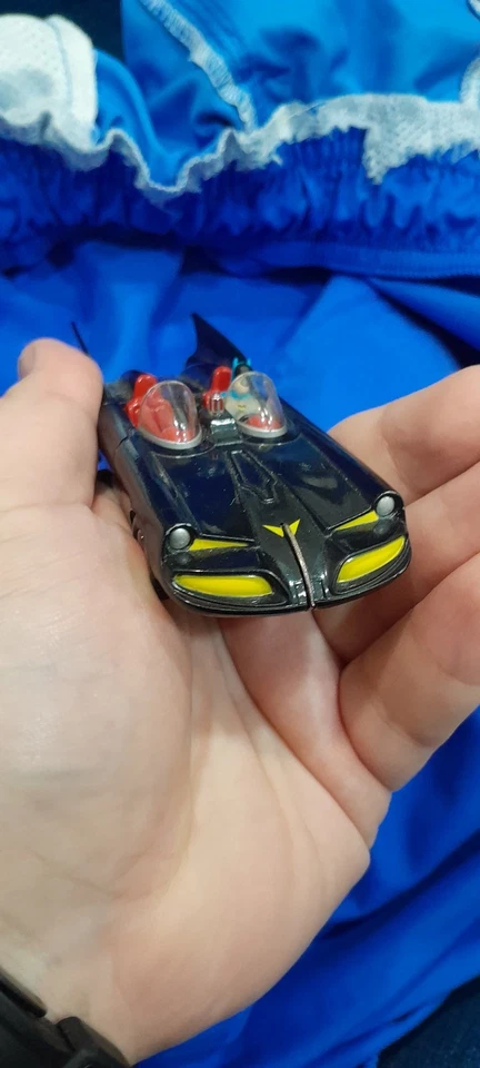 Corgi BatMobile 1960 DC Comics Versión Negro BMBV1 77301 Escala 1:43 Die-Cast Foto 2 de 2