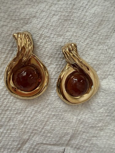 Large Ciner Gold Tone And Amber-colored Cabochon Vintage Clip-On Earrings