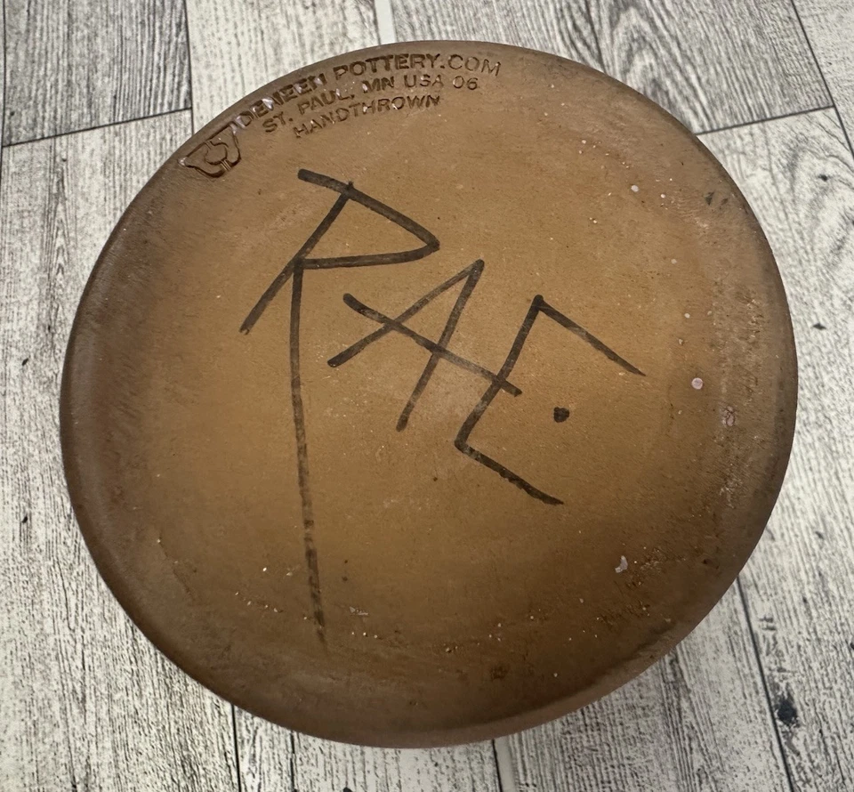 Taza de café Deneen Pottery The Broken Egg Old Mandeville, Louisiana hecha a mano malva Foto 4 de 4