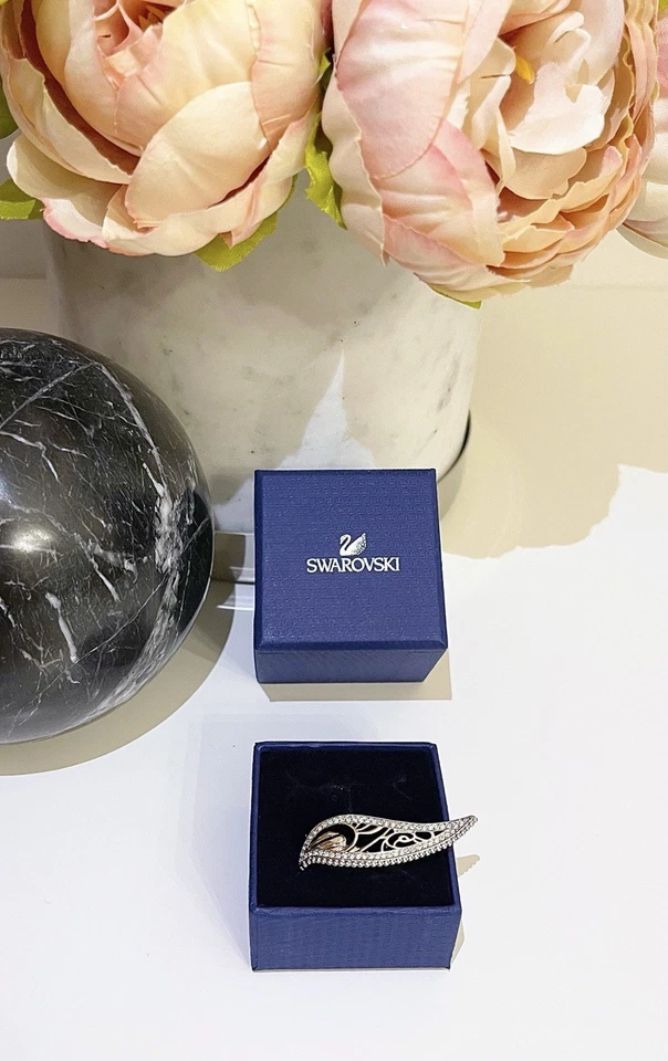 Swarovski x Disney anello ad ala Trilly pavè di cristalli Thinker Bell wing ring - Immagine 4 di 4