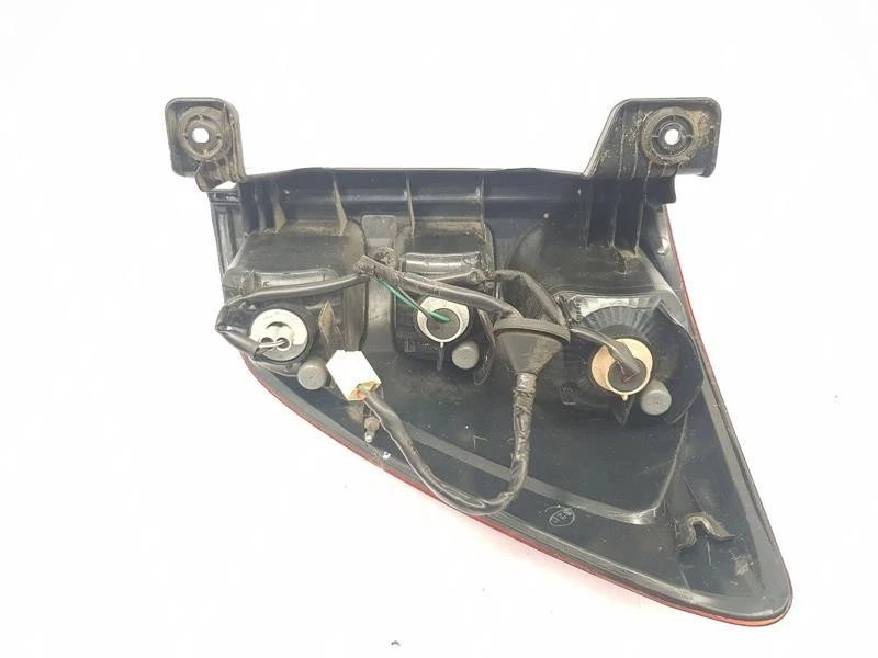 2008 DAIHATSU TERIOS REAR TAIL LIGHT LH PASSENGER SIDE 5 DOOR ESTATE - Image 4 of 4