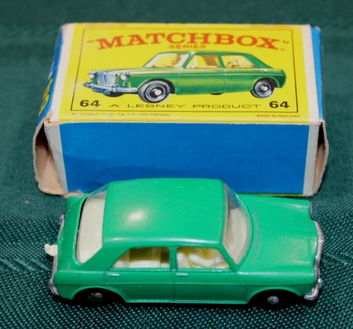 MATCHBOX LESNEY  1/64 TOY CAR LOT #17 MG 1100 #64 W/DOG W/ ORIGINAL BOX EX COND