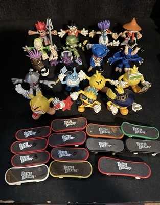 Tech Deck Mini Figure + Skateboard Collection With World Industries And Others