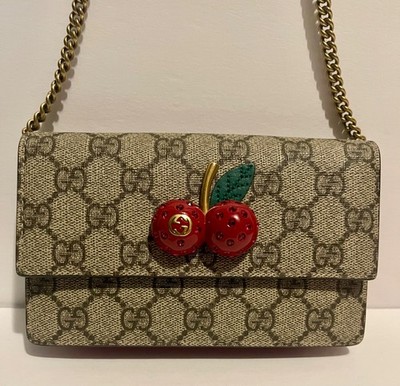 GUCCI GG Supreme mini Cherry Chain bag